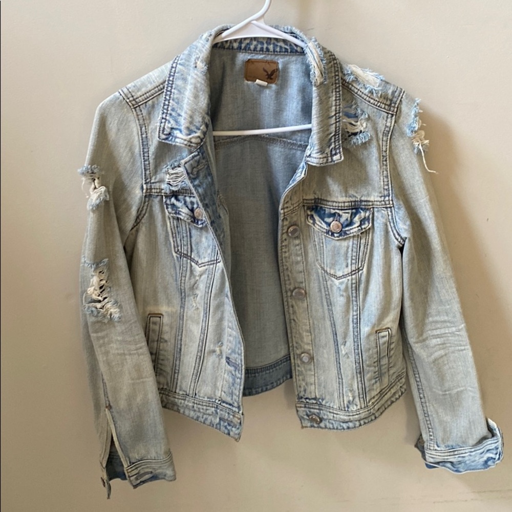 American eagle distressed denim jacket